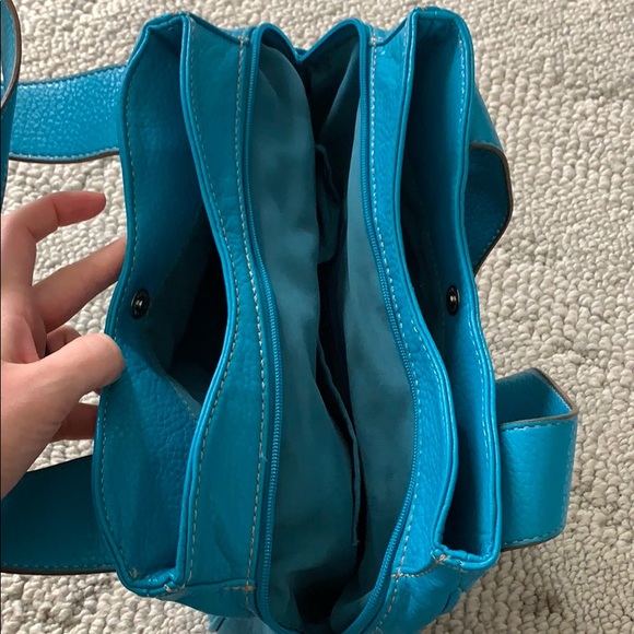 Bright blue purse! - Picture 4 of 5
